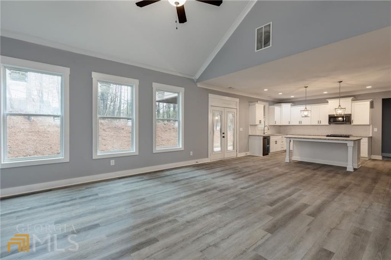 Photo 12 of 28 - 5504 Lakeview Pkwy, Villa Rica, GA 30180