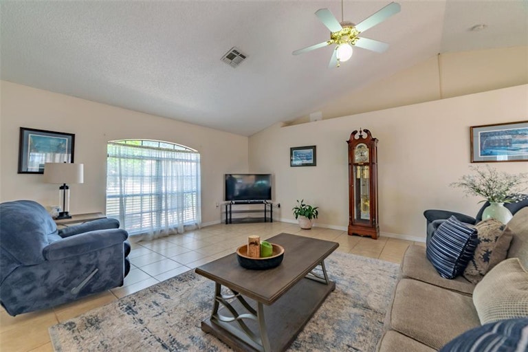 Photo 6 of 58 - 7704 Tessa Dr, Zephyrhills, FL 33540