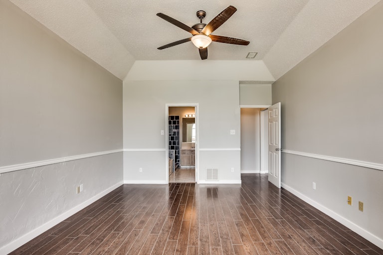 Photo 18 of 29 - 1677 Shannon Dr, Lewisville, TX 75077