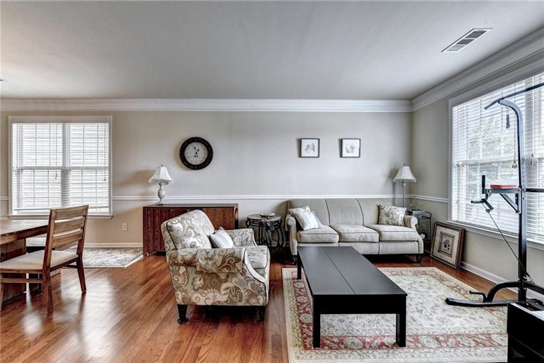 Photo 5 of 38 - 342 Rutlidge Park Ln, Suwanee, GA 30024