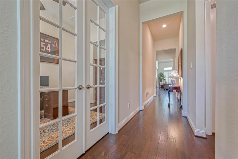 Photo 9 of 48 - 21606 Albertine Dr, Tomball, TX 77377