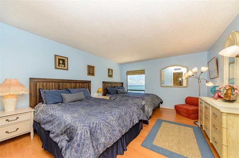 Photo 18 of 48 - 450 S Gulfview Blvd #1102, Clearwater Beach, FL 33767