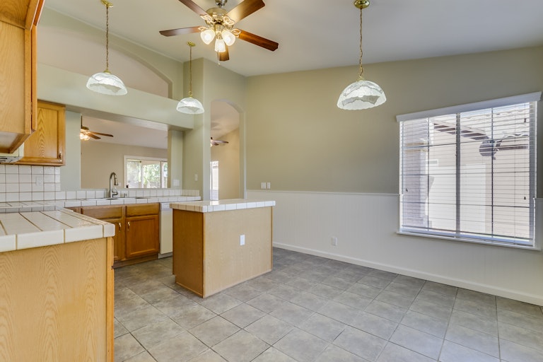 Photo 13 of 33 - 268 S Springs Dr, Chandler, AZ 85225