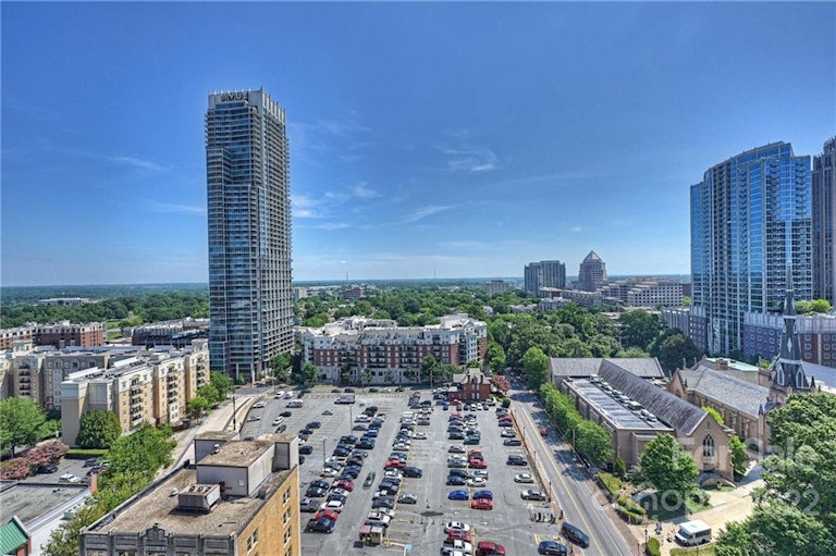 Photo 33 of 48 - 333 W Trade St #1501, Charlotte, NC 28202
