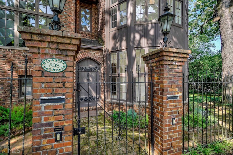 Photo 4 of 59 - 898 Briarcliff Rd NE, Atlanta, GA 30306
