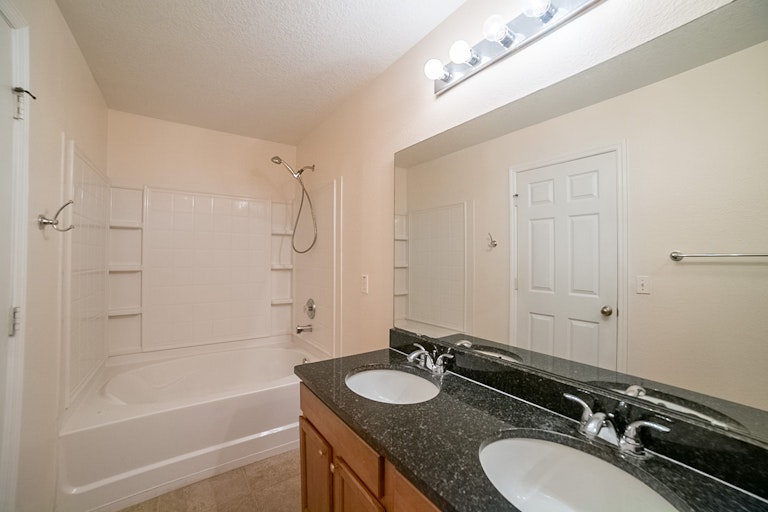 Photo 13 of 19 - 226 Windrose Dr, Orlando, FL 32824
