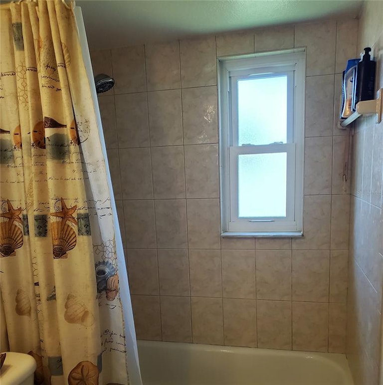 Photo 5 of 46 - 171 Ivy Dr, Kissimmee, FL 34743