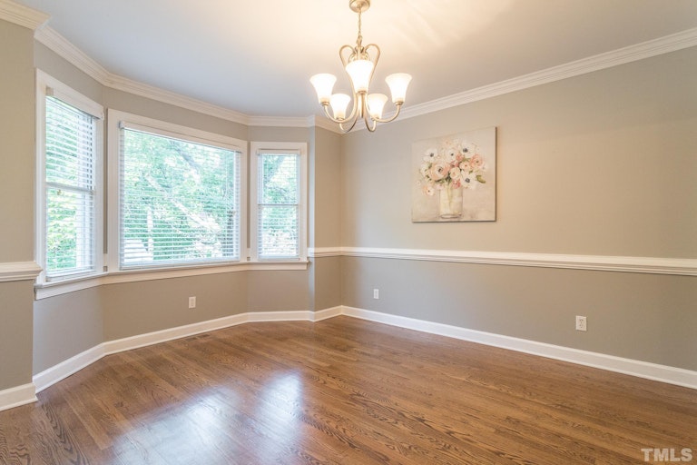 Photo 3 of 17 - 7400 Tall Oaks Ct, Raleigh, NC 27613