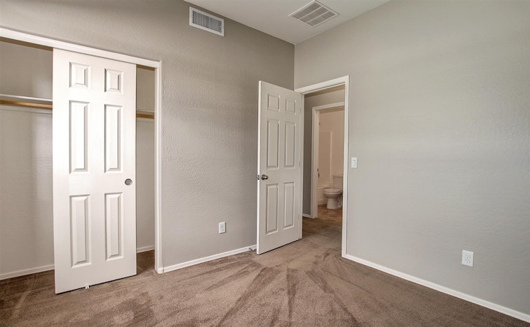 Photo 21 of 28 - 8121 S 23rd Dr, Phoenix, AZ 85041