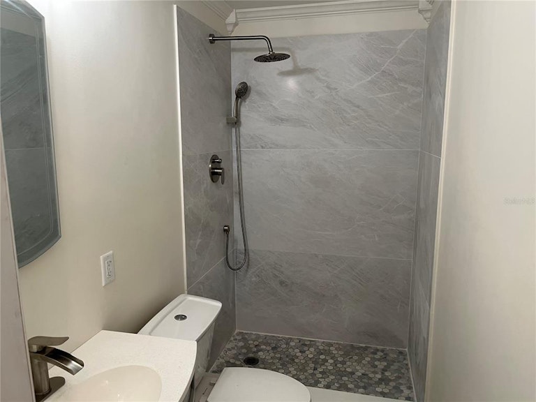 Photo 10 of 15 - 2803 Rutgers Ave, Bradenton, FL 34207