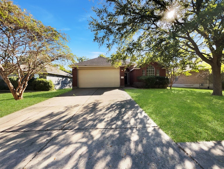 Photo 1 of 17 - 2512 Willow Way, Round Rock, TX 78664