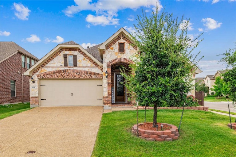 Photo 1 of 36 - 2317 Prairie Glen St, The Colony, TX 75056