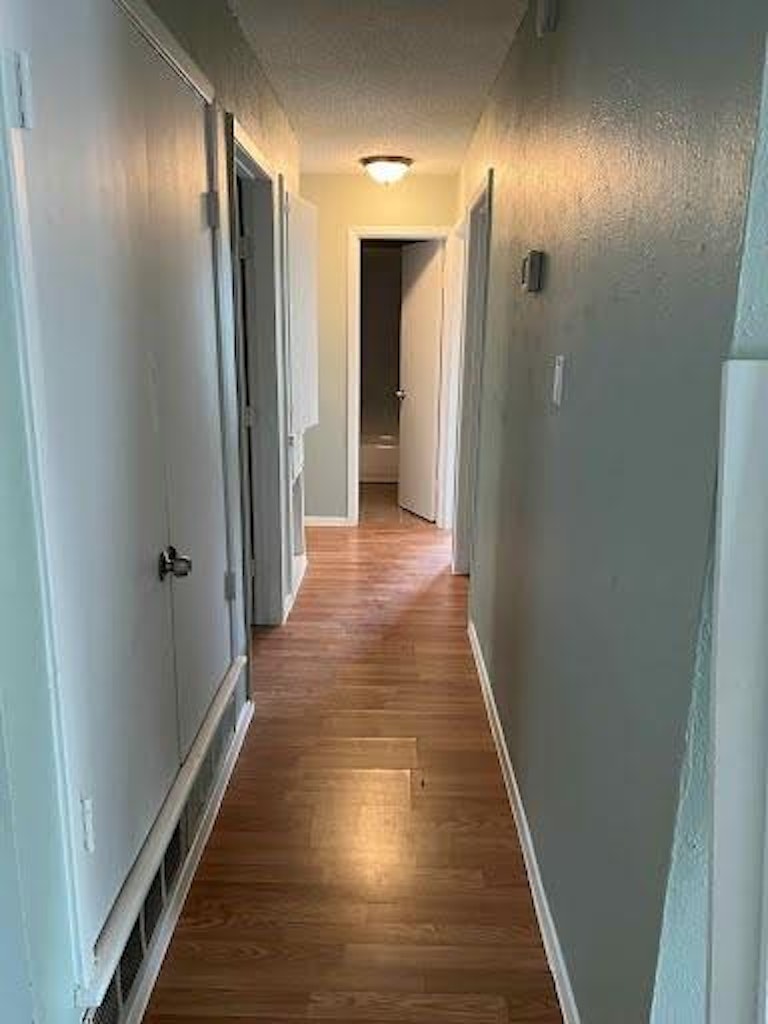 Photo 3 of 18 - 1005 S Murray St, McKinney, TX 75069