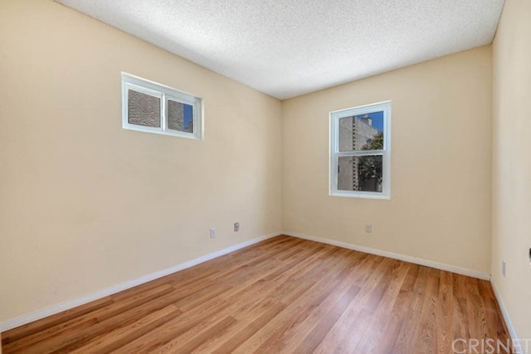 Photo 12 of 22 - 18209 Sierra Hwy #31, Canyon Country, CA 91351