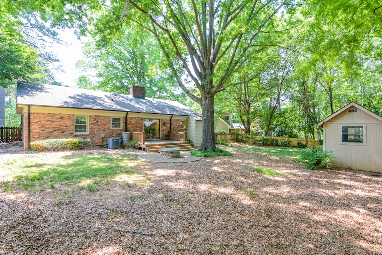 Photo 5 of 23 - 1109 Sudbury Ct, Raleigh, NC 27609
