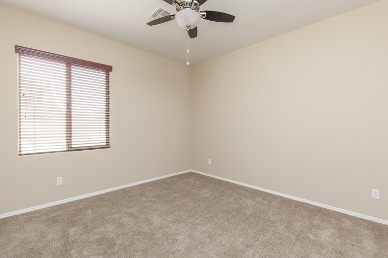 Photo 12 of 25 - 5613 W Kowalsky Ln, Phoenix, AZ 85339