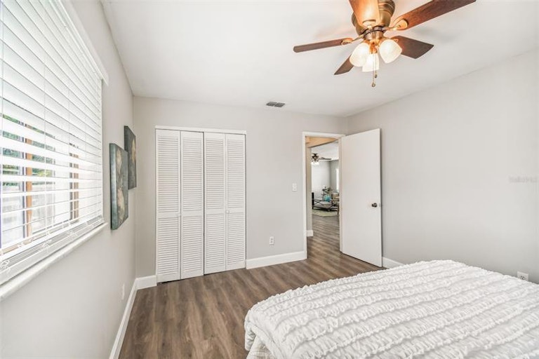 Photo 40 of 42 - 8010 Diagonal Rd N, Saint Petersburg, FL 33702