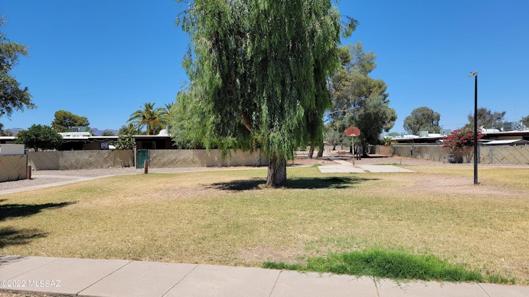 Photo 20 of 20 - 1463 W Roger Rd, Tucson, AZ 85705