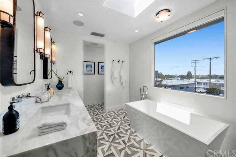 Photo 42 of 56 - 763 11th St, Manhattan Beach, CA 90266