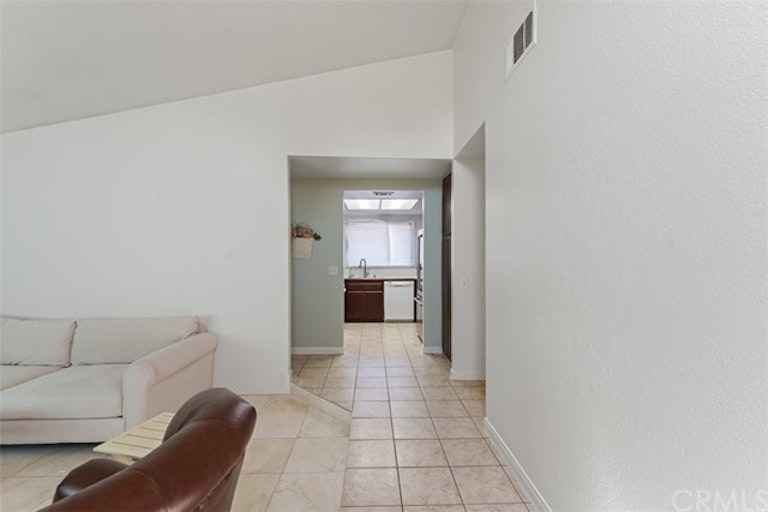 Photo 7 of 26 - 3227 Norelle Dr, Jurupa Valley, CA 91752