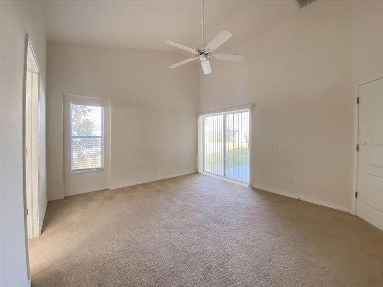 Photo 16 of 26 - 31339 Heatherstone Dr, Wesley Chapel, FL 33543