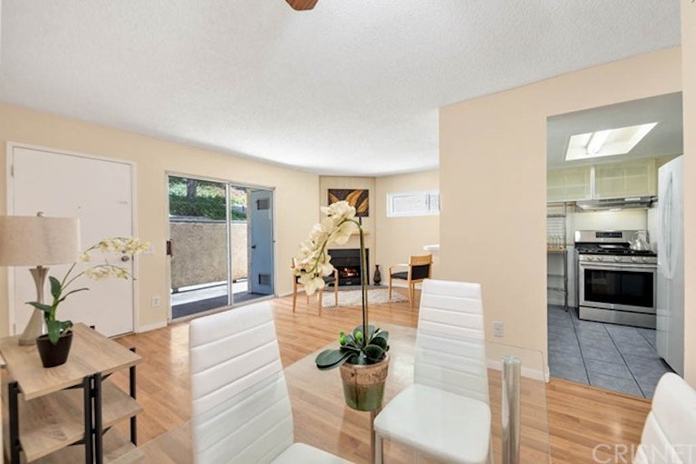 Photo 8 of 22 - 18209 Sierra Hwy #31, Canyon Country, CA 91351