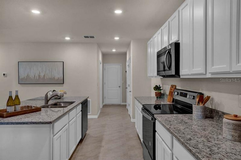 Photo 11 of 32 - 2932 Sunridge Loop, Saint Cloud, FL 34771