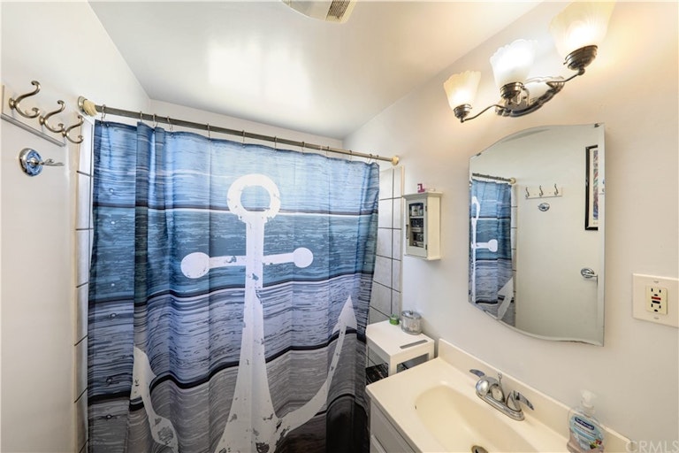 Photo 9 of 17 - 535 E Hollyvale St, Azusa, CA 91702