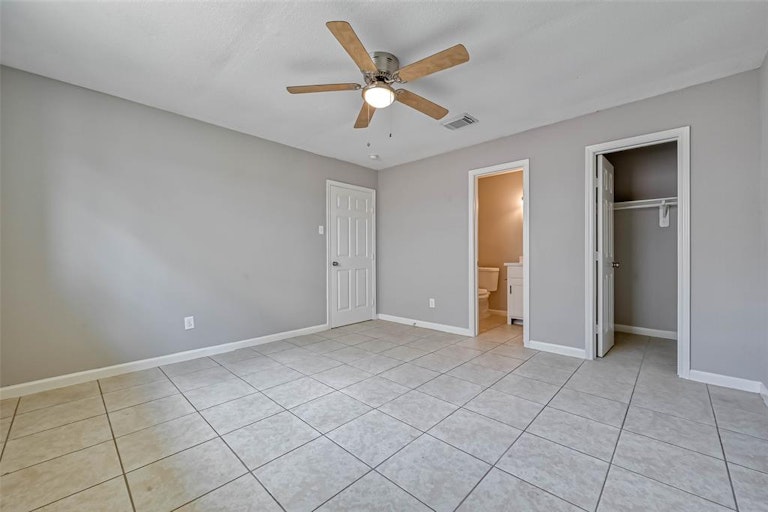 Photo 24 of 32 - 8638 Valley Flag Dr, Houston, TX 77078
