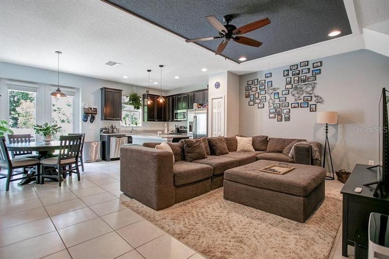Photo 3 of 33 - 6856 Tussilago Way, Orlando, FL 32822