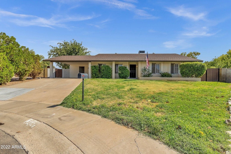 Photo 1 of 36 - 12423 N 37th Pl, Phoenix, AZ 85032