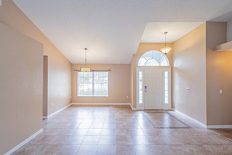 Photo 11 of 29 - 1170 Howland Blvd, Deltona, FL 32738