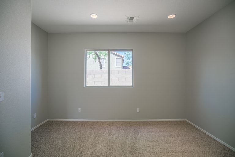 Photo 6 of 19 - 16166 N 170th Ln, Surprise, AZ 85388