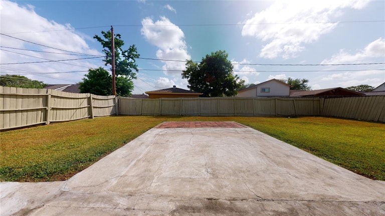 Photo 46 of 48 - 10811 Sagevale Ln, Houston, TX 77089
