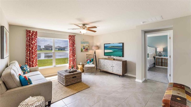 Photo 6 of 15 - 6292 India Dr, Spring Hill, FL 34608