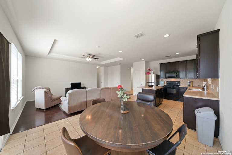 Photo 8 of 18 - 15927 Silver Rose, Schertz, TX 78154