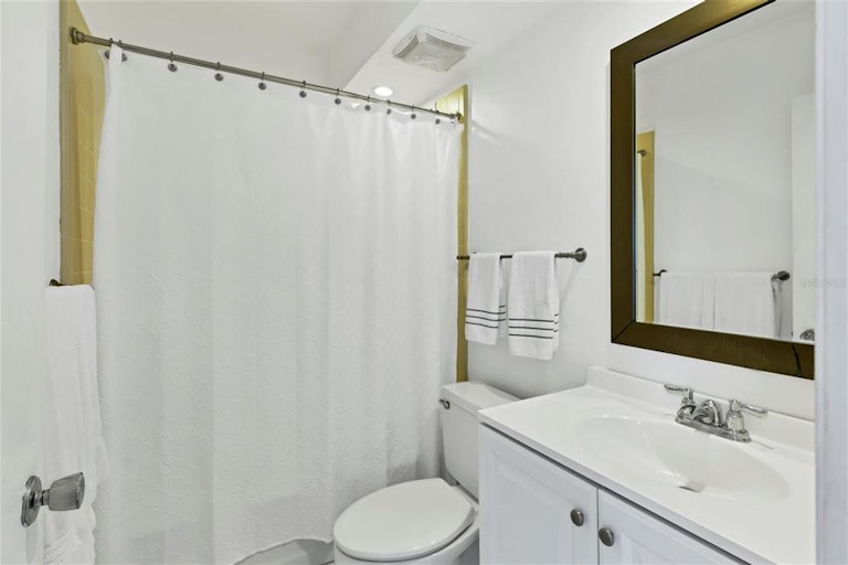 Photo 28 of 63 - 1000 Longboat Club Rd #702, Longboat Key, FL 34228