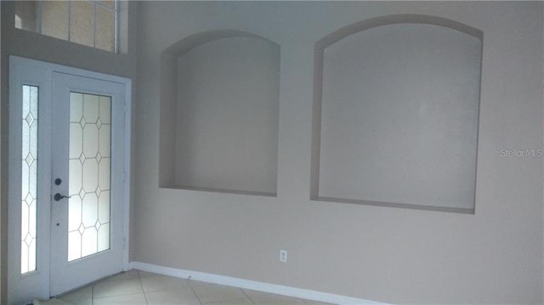 Photo 3 of 17 - 5325 Pepper Brush Cv, Apopka, FL 32703