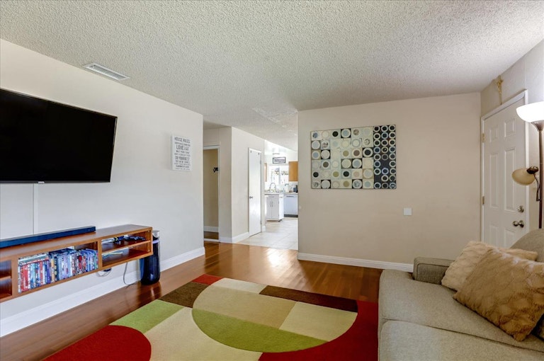 Photo 8 of 33 - 9544 Achates Cir, Sacramento, CA 95826