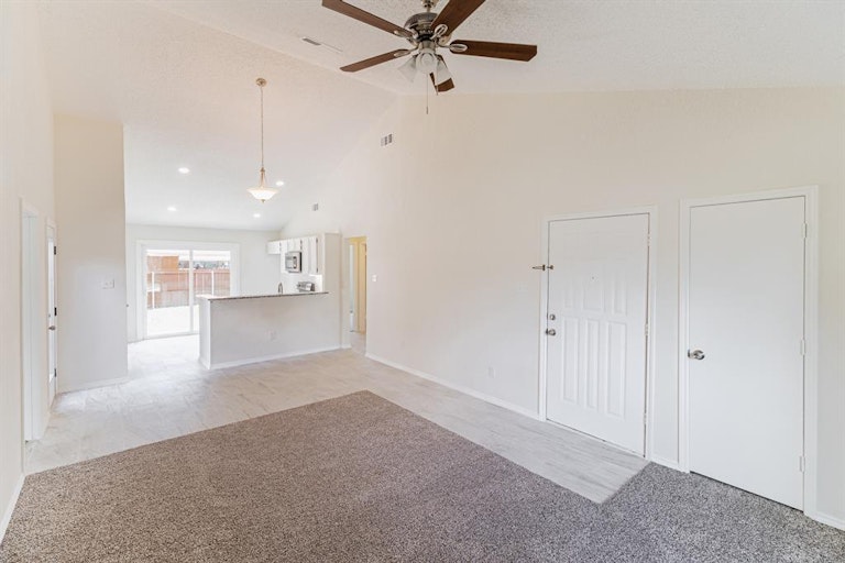Photo 7 of 28 - 10828 Eastcrest Ln, Dallas, TX 75217