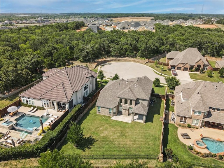 Photo 37 of 39 - 11121 Smoky Oak Ct, Argyle, TX 76226