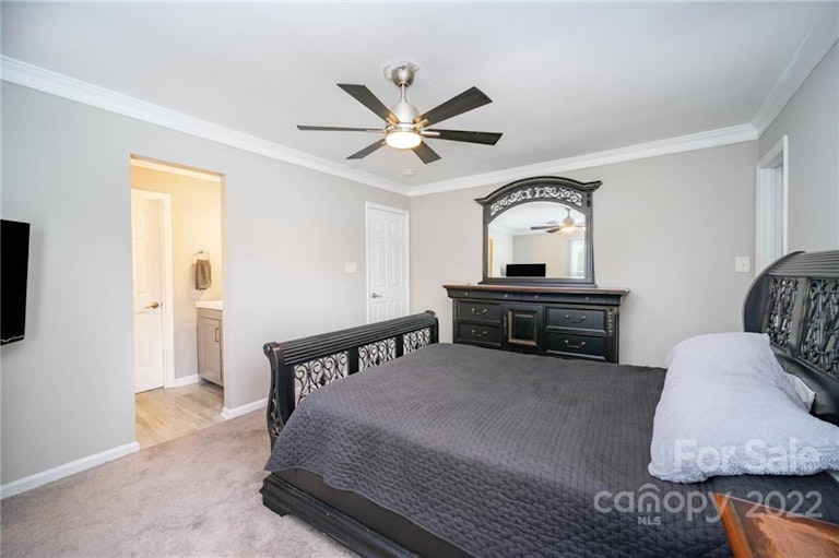 Photo 16 of 28 - 1129 Well Spring Dr, Charlotte, NC 28262