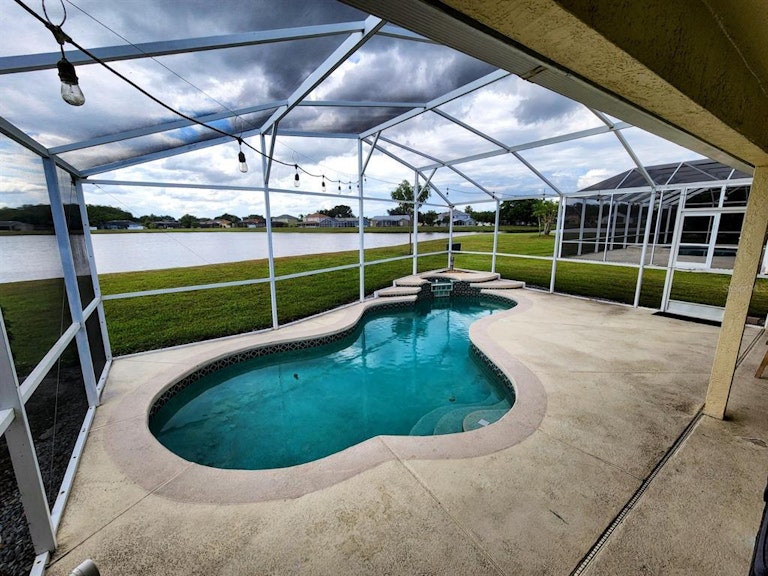 Photo 28 of 34 - 2652 Hawthorne Ln, Kissimmee, FL 34743