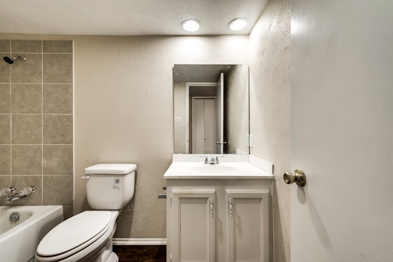 Photo 23 of 27 - 7302 Christie Ln, Dallas, TX 75249