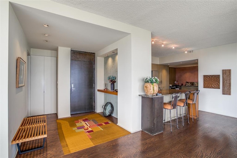 Photo 1 of 32 - 3310 Fairmount St #15C, Dallas, TX 75201