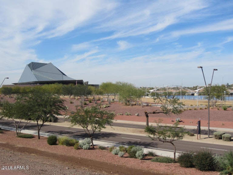 Photo 35 of 45 - 425 W Rio Salado Pkwy #307, Tempe, AZ 85281