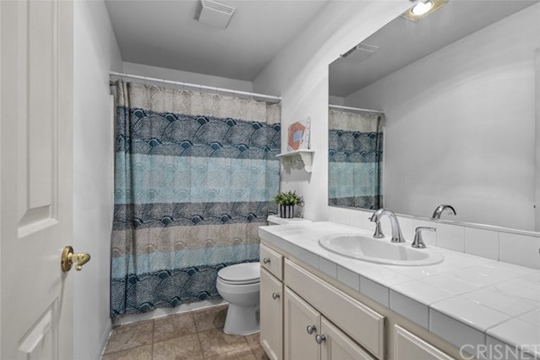 Photo 6 of 31 - 17640 Lassen St #11, Northridge, CA 91325