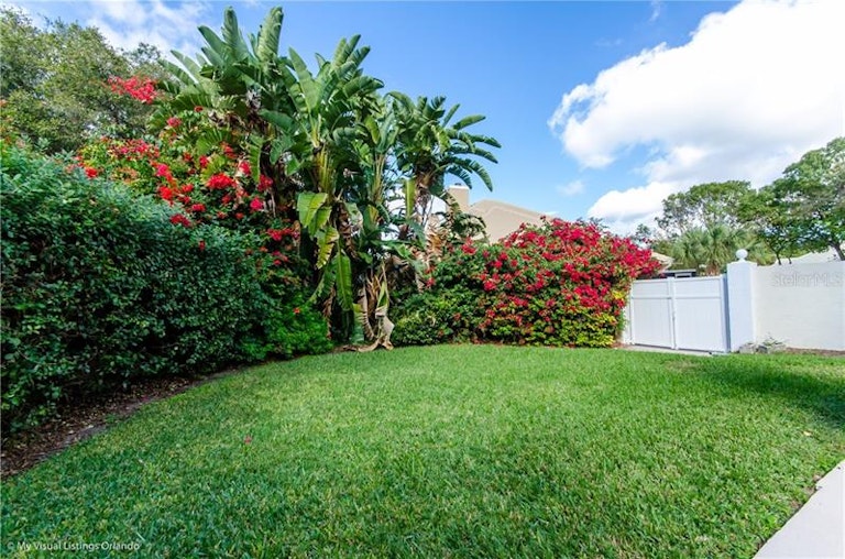 Photo 22 of 25 - 8918 Jonathan Manor Dr, Orlando, FL 32819