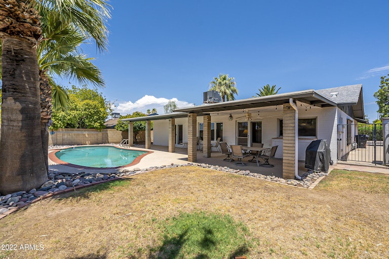 Photo 32 of 35 - 8337 E San Miguel Ave, Scottsdale, AZ 85250