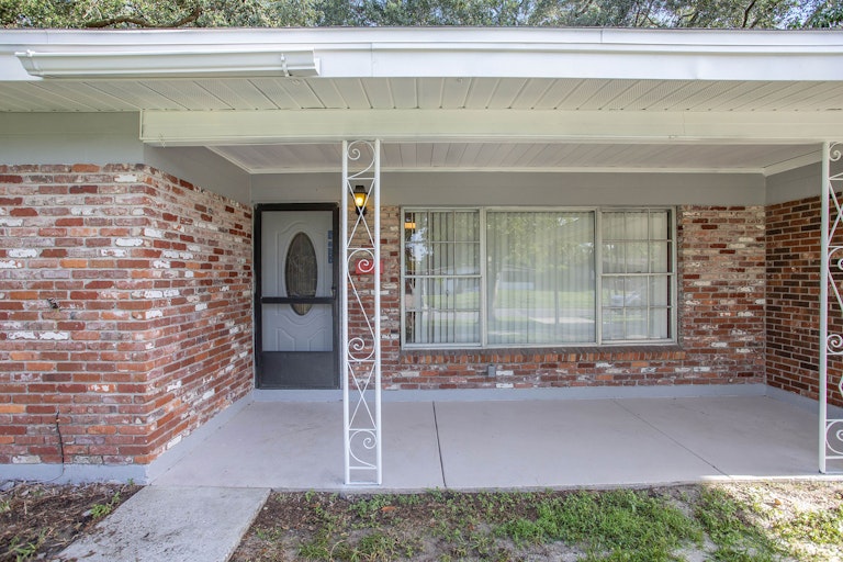 Photo 4 of 17 - 502 S Everina Cir, Brandon, FL 33510